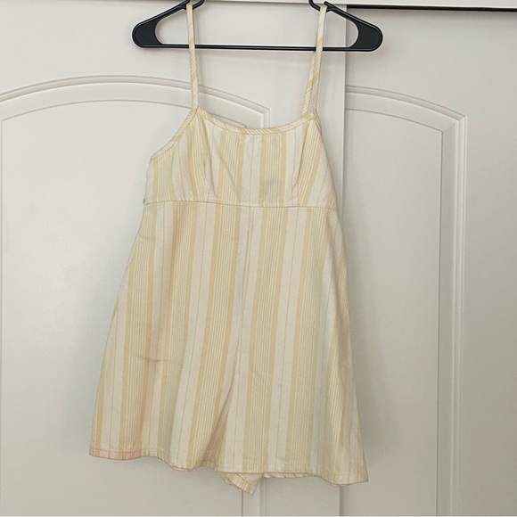 Urban Outfitters Romper - Picture 2 of 6